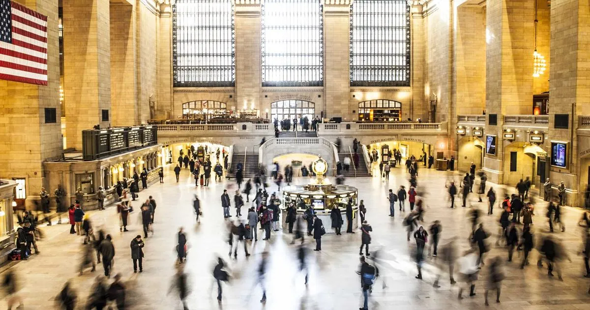 Google lance CC : un briefing matinal sur mesure inspiré de ChatGPT Pulse